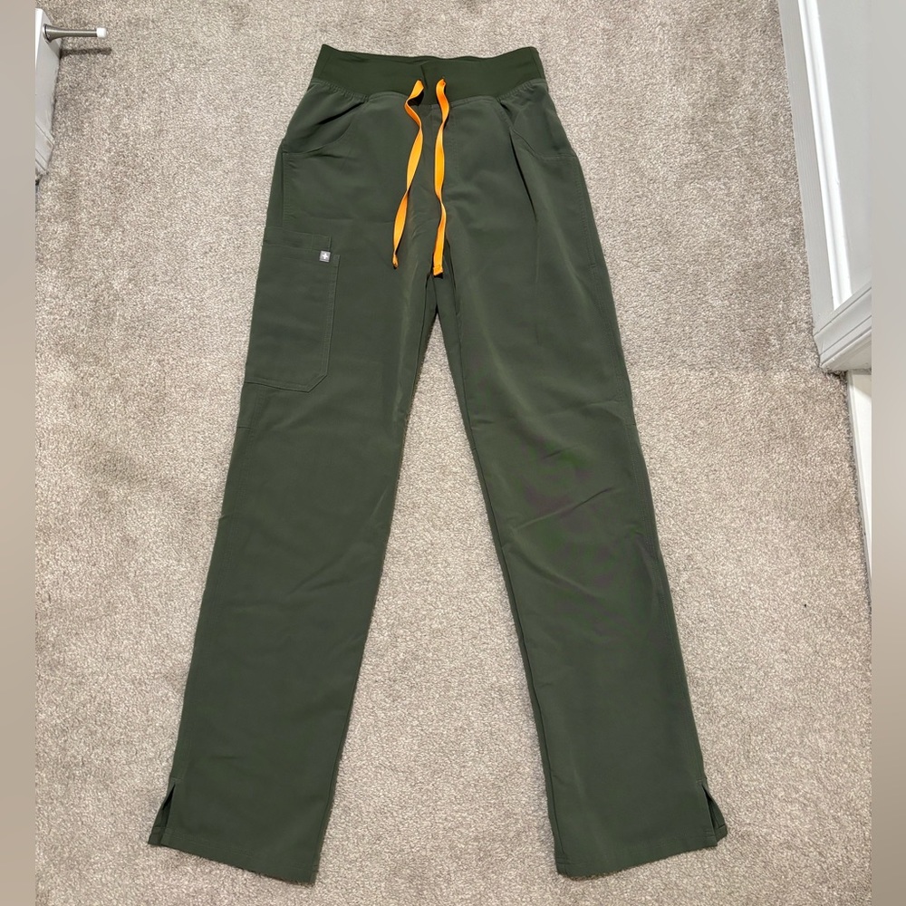 Figs High Wasted Kade Cargo Pants